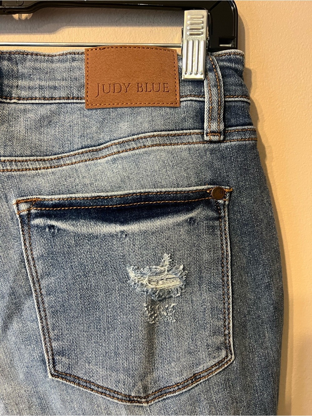 Judy Blue Medium Wash Cropped Wide-Leg Jeans - Picture 6 of 7